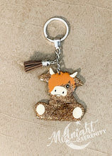 Load image into Gallery viewer, HIGHLAND COW - SITTING