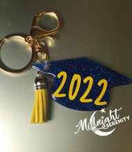 Load image into Gallery viewer, GRADUATION CAP WITH TASSEL