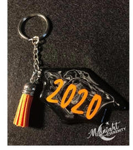 Load image into Gallery viewer, GRADUATION CAP WITH TASSEL