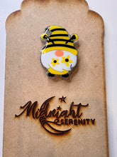 Load image into Gallery viewer, BUMBLEBEE GNOME